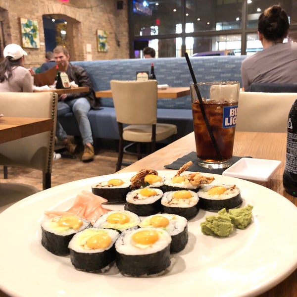 รูปภาพถ่ายที่ Maiko Sushi Lounge โดย Chris B. เมื่อ 2/7/2018