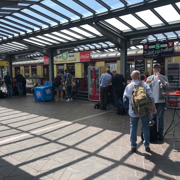 7/31/2018 tarihinde Chris B.ziyaretçi tarafından EsS-Bahn Flughafen Berlin-Tegel'de çekilen fotoğraf