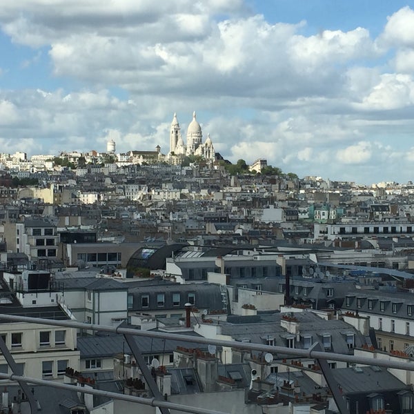 Beautiful View of Paris From The Rooftop Of La Terrasse Galeries