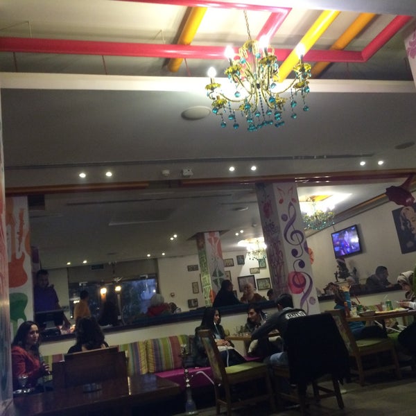Das Foto wurde bei Vivid Restaurant &amp; Cafe Lounge von Alaa T. am 12/30/2014 aufgenommen