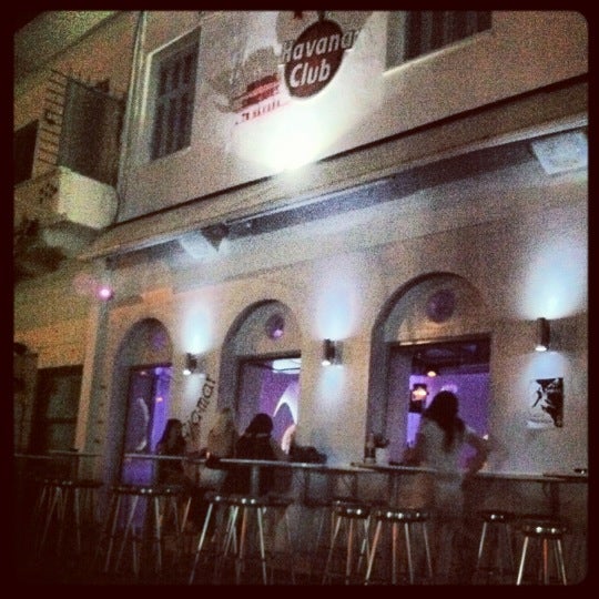 รูปภาพถ่ายที่ Bajamar Cocktail Bar โดย Nina C. เมื่อ 9/30/2012