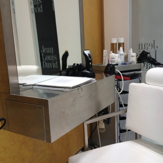 Nail Boutique, +44 20 8534 8489, 27 Leytonstone Rd, Лондон E15 1JA, UK