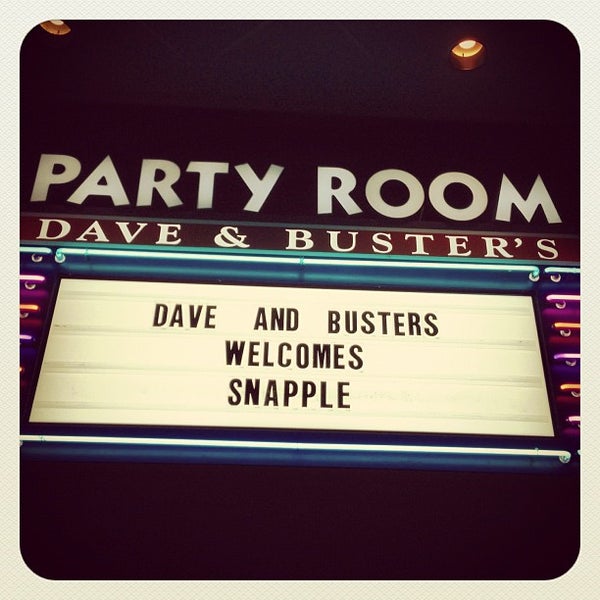 รูปภาพถ่ายที่ Dave &amp; Buster&#39;s โดย Jordan S. เมื่อ 10/5/2012