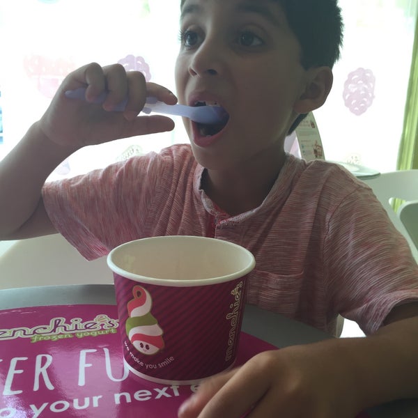 Menchie's (Now Closed) Frozen Yogurt Shop in Calabasas