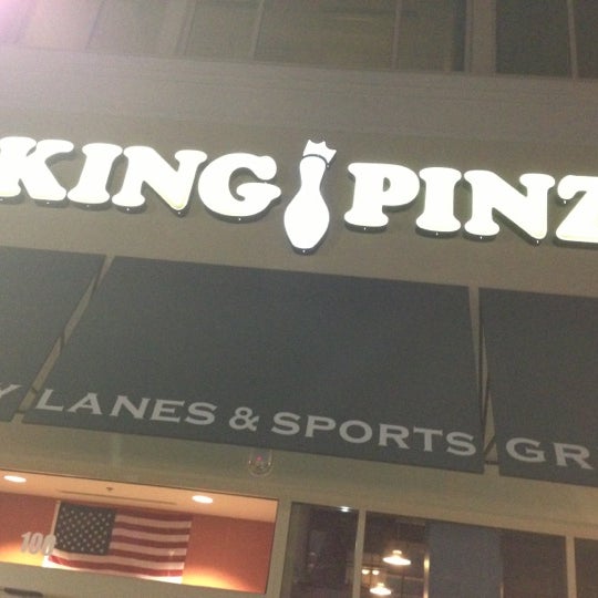 Foto tirada no(a) King Pinz por Hasnain S. em 12/6/2012