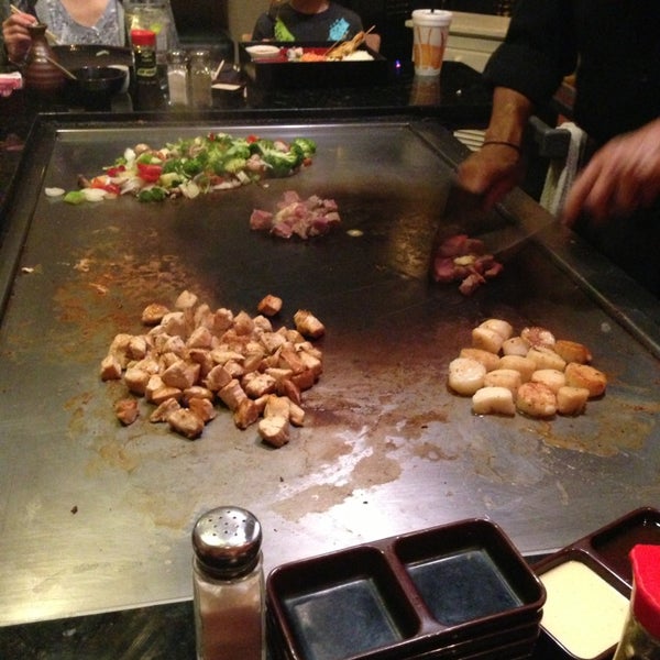 great service, friendly hibachi chefs & amazingly tasty foods… can't go wrong with the steak & calamari combination, in my opinion!