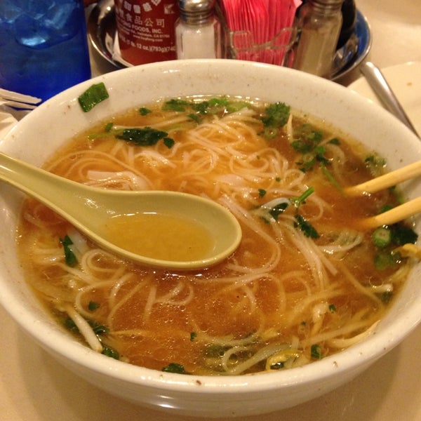 3/3/2014 tarihinde Mario V.ziyaretçi tarafından Kim Phung Restaurant - North Lamar'de çekilen fotoğraf