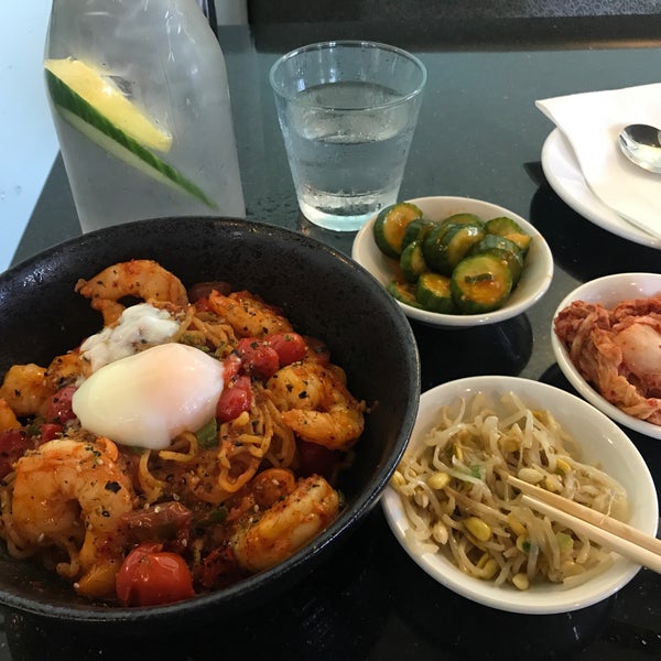 รูปภาพถ่ายที่ Stone Korean Kitchen โดย planetmackie เมื่อ 10/18/2017