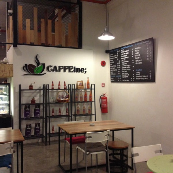 รูปภาพถ่ายที่ CAFFEine; โดย Han เมื่อ 3/29/2013