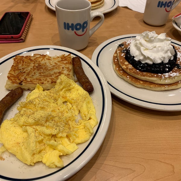 IHOP opens on Livingston • Brooklyn Paper