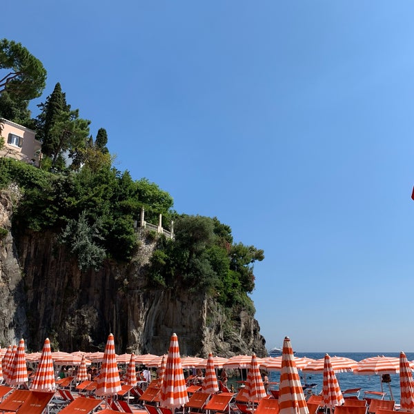 Photo taken at Bagni d&#39;Arienzo Beach Club by Primrose K. on 7/5/2019