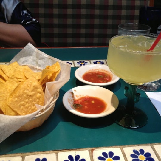 10/7/2012 tarihinde Louis B.ziyaretçi tarafından Cancún Family Mexican Restaurant'de çekilen fotoğraf