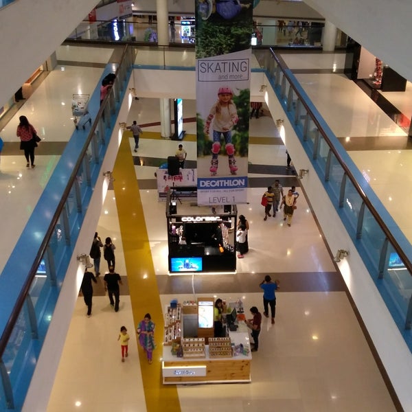 8/27/2017에 Kumar G.님이 R City Mall에서 찍은 사진