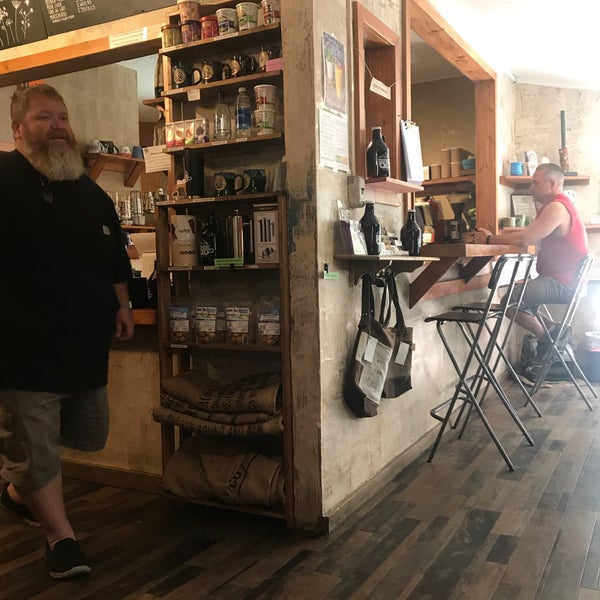 5/29/2018 tarihinde Betty S.ziyaretçi tarafından Bergie&#39;s Coffee Roast'de çekilen fotoğraf