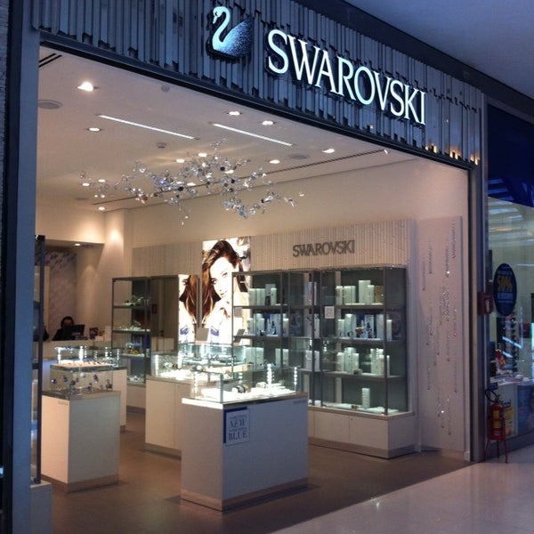 Banho de loja: Swarovski reformula joias e se volta ao mercado de luxo
