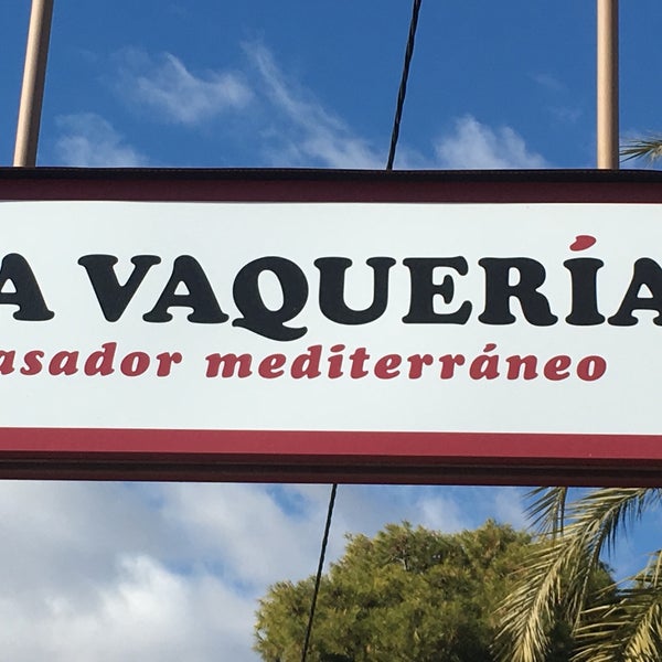 รูปภาพถ่ายที่ La Vaquería โดย Raul B. เมื่อ 12/21/2017