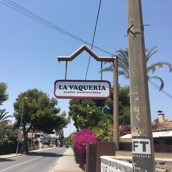 รูปภาพถ่ายที่ La Vaquería โดย Raul B. เมื่อ 6/29/2018