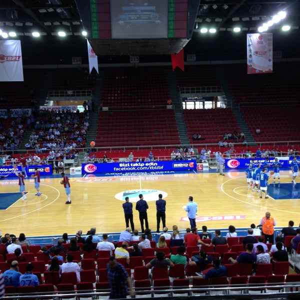 Foto diambil di Abdi İpekçi Arena oleh Emre U. pada 5/29/2013