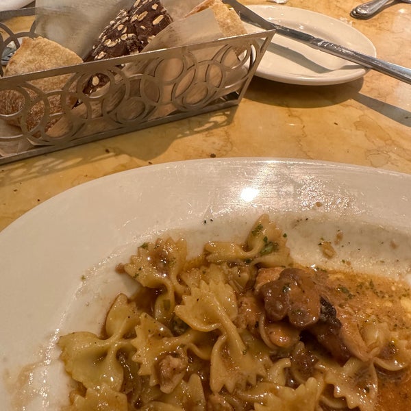 The Cheesecake Factory Pleasanton, CA