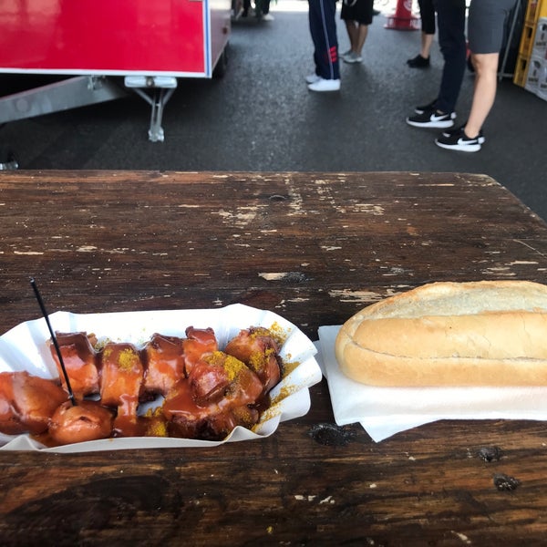 Berliner Currywurst - Hot Dog Joint in Berlin