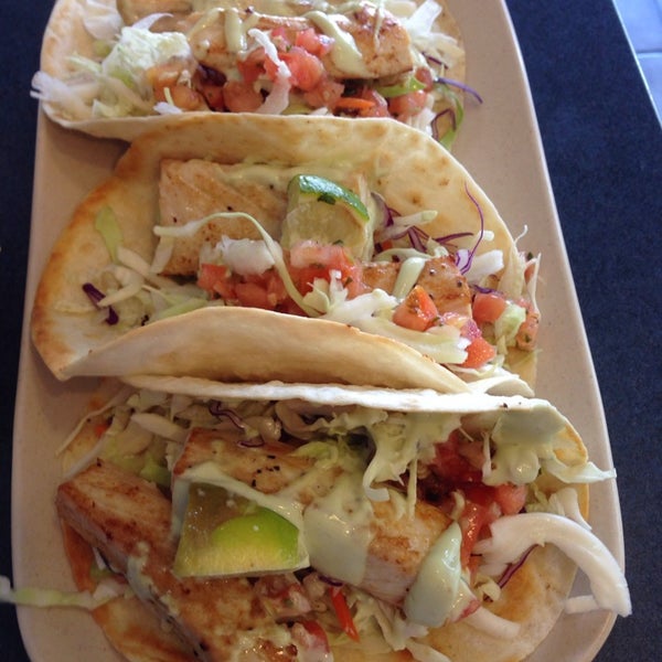 4/30/2014 tarihinde Jason F.ziyaretçi tarafından Kohala Burger &amp; Taco'de çekilen fotoğraf