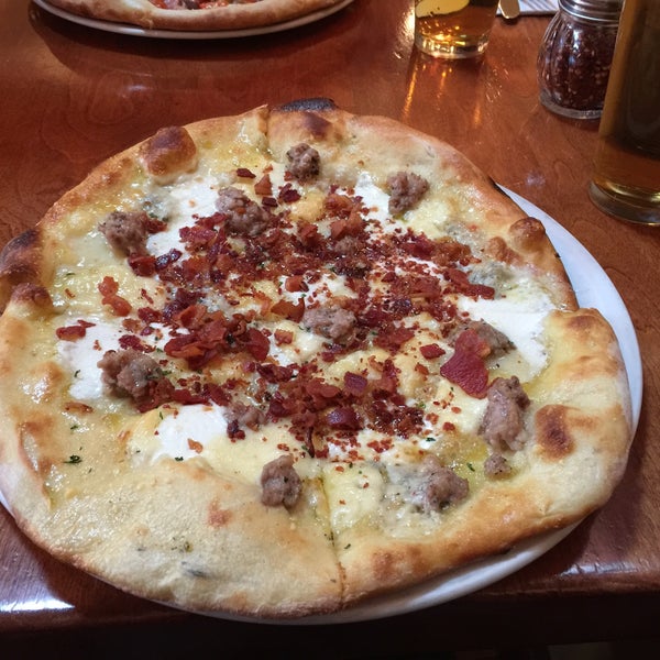 Photo prise au Mia&#39;s Pizzas par Borys P. le1/25/2015