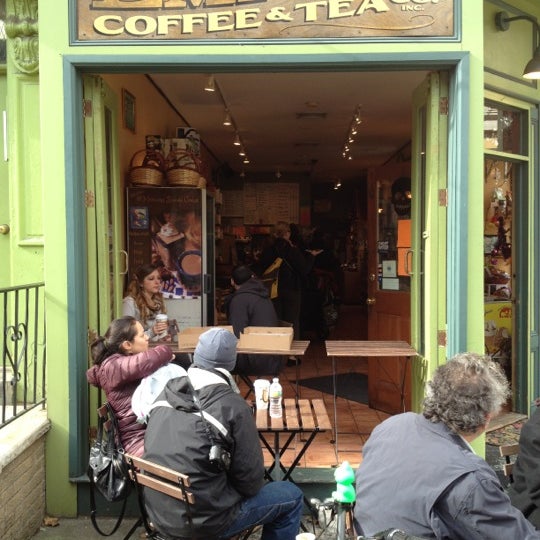 11/2/2012에 Marko K.님이 Empire Coffee &amp; Tea에서 찍은 사진