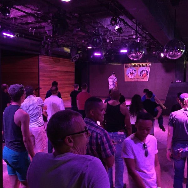 7/9/2016에 Will T.님이 Town Danceboutique에서 찍은 사진