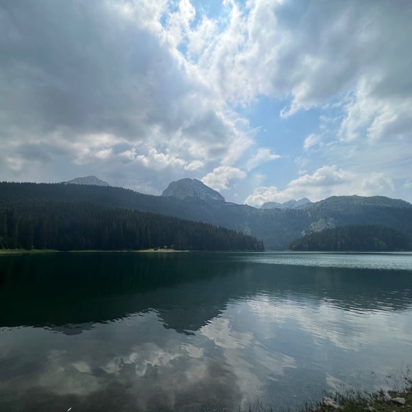 Crno jezero весной