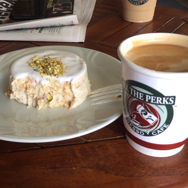 Foto tirada no(a) All The Perks Espresso Cafe por Uygar 🚴🏼 G. em 4/1/2017