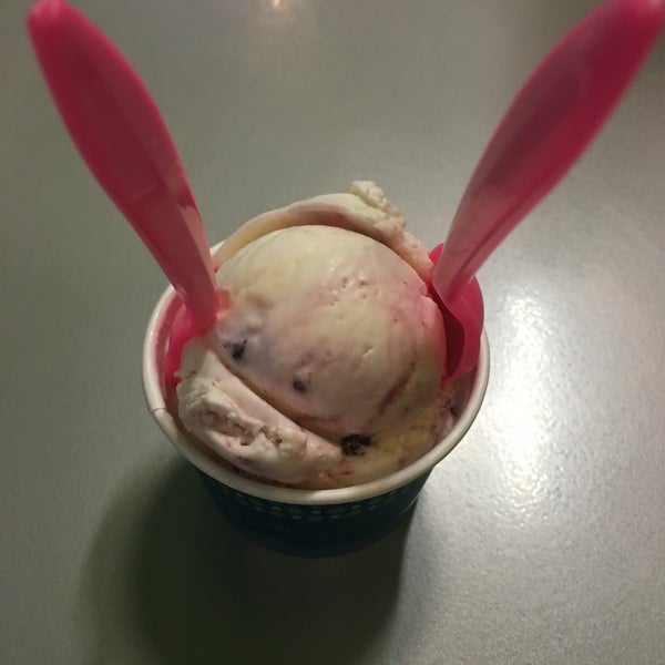 Foto tirada no(a) eCreamery Ice Cream &amp; Gelato por Monica em 8/20/2016