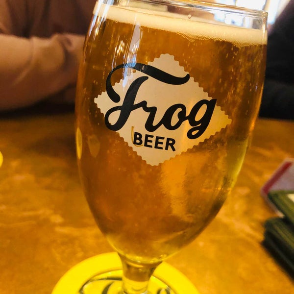 Photo taken at The Frog &amp; Rosbif by Greg W. on 12/22/2019
