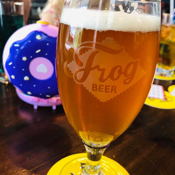 Photo taken at The Frog &amp; Rosbif by Greg W. on 7/24/2019