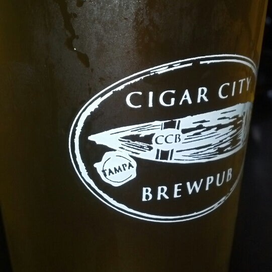 5/19/2013 tarihinde Stephanie D.ziyaretçi tarafından Cigar City Brew Pub'de çekilen fotoğraf