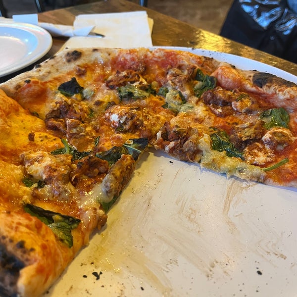 Don’t expect much from the decor or atmosphere - but the pizza was awesome. Had the eggplant parmesan which was great, and the mushroom which was not my fave, but here’s to trying something new!