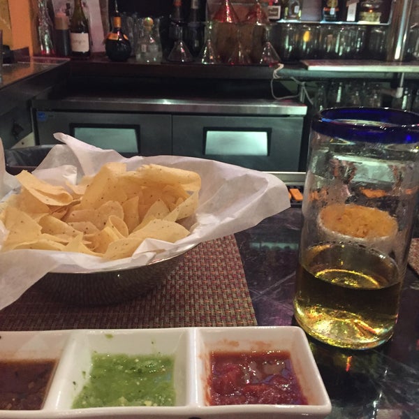 Foto diambil di Abuelo&#39;s Mexican Restaurant oleh Tony A. pada 8/17/2016