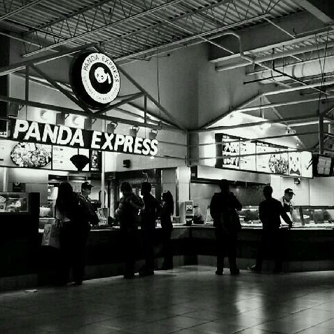 Photo prise au Panda Express par JunRaymond S. le12/2/2011