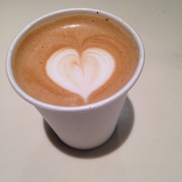 Снимок сделан в C+M (Coffee and Milk) at LACMA пользователем Delana B. 2/28/2015