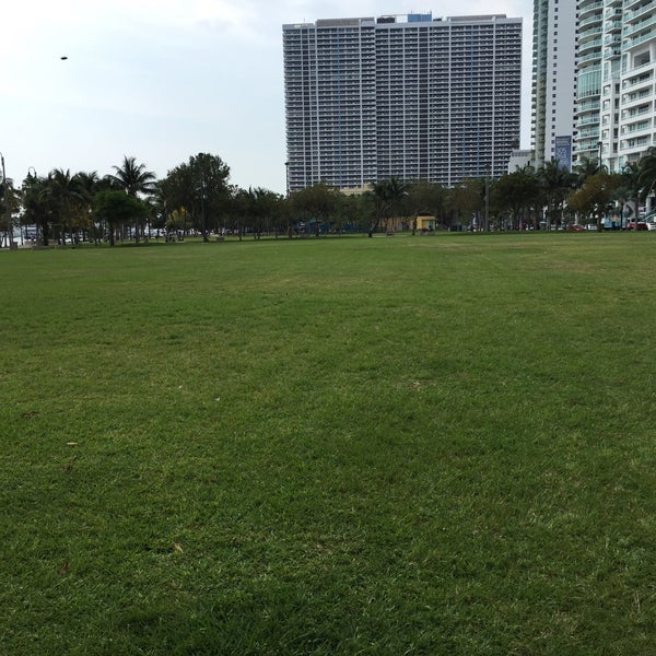 Basketball Court at Margaret Pace Park Park in WynwoodEdgewater