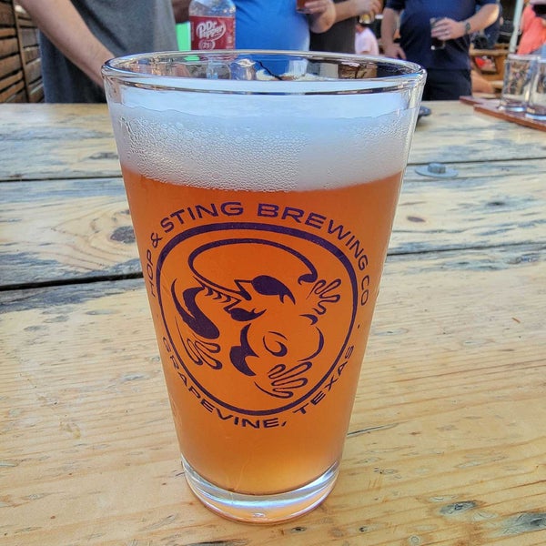 Photo taken at Grapevine Craft Brewery by Jeffrey P. on 7/2/2022