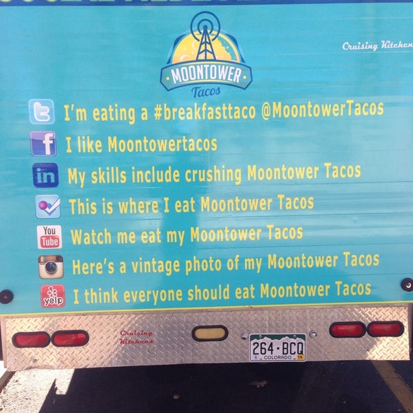 รูปภาพถ่ายที่ Moontower Tacos โดย Bribble L. เมื่อ 11/30/2013