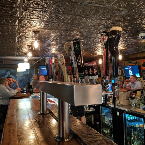 Foto tirada no(a) Crooked Pint Ale House por Bribble L. em 6/4/2019
