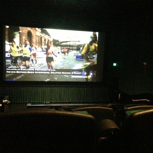 Regal Niagara Falls & ScreenX (Artık Kapalı) Niagara Falls'da Sinema