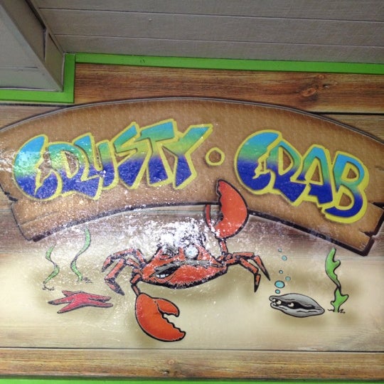 Foto scattata a Crusty Crab Fish Market and Restaurant da Noel I. il 11/19/2012