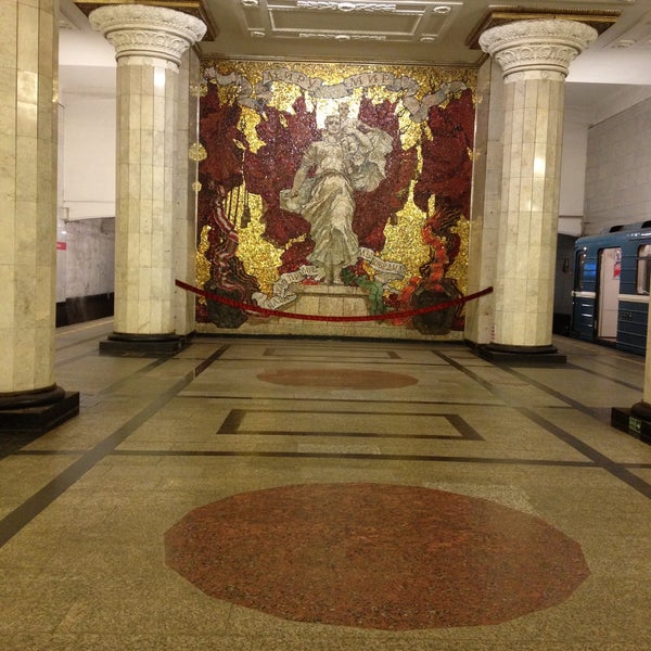 Станция метро автово спб. Автово площадь. Автово лебяжье. Автово лебяжье. Железнодорожная станция краснофлотск лебяжье.