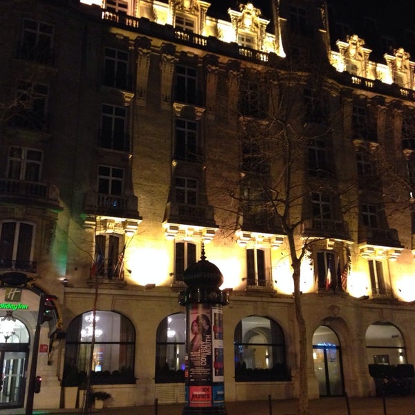 Photo taken at Holiday Inn Paris - Gare de Lyon Bastille by Jan L. on 3/14/2014