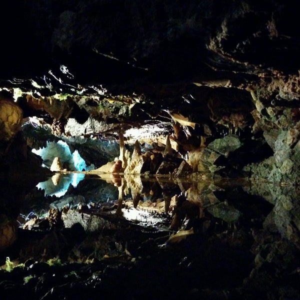Das Foto wurde bei Cheddar Gorge &amp; Caves von Peter J. am 8/14/2016 aufgenommen