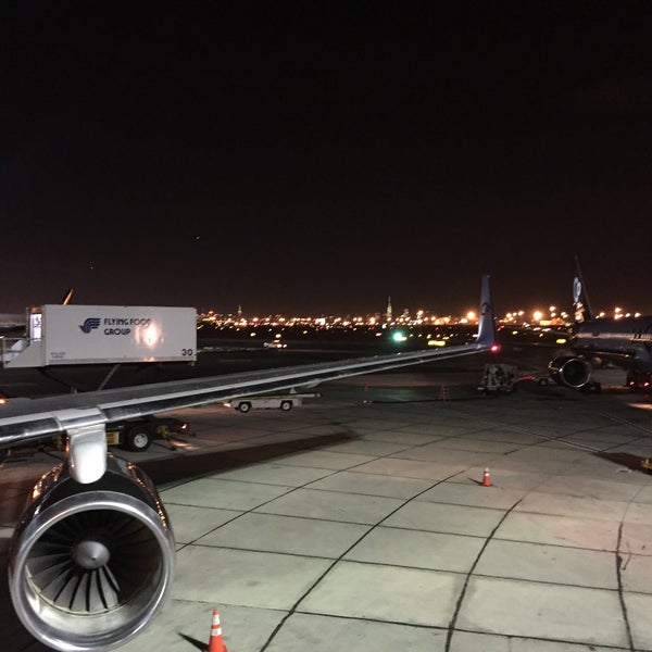 Photo taken at Newark Liberty International Airport (EWR) by Lars Z. on 10/13/2015