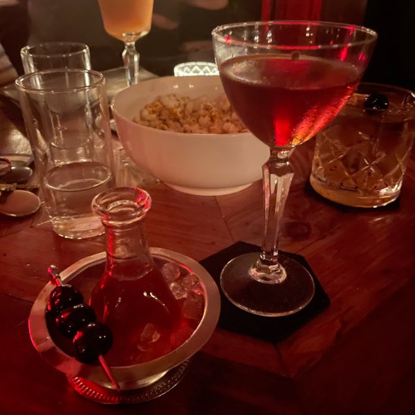 Das Foto wurde bei The Fox Bar &amp; Cocktail Club von Lindsey S. am 12/28/2023 aufgenommen