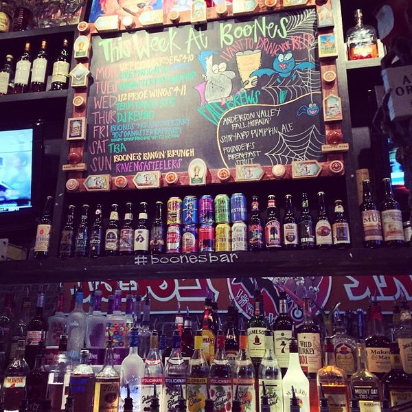 Foto diambil di Boone&#39;s Bar oleh Alex D. pada 10/21/2013